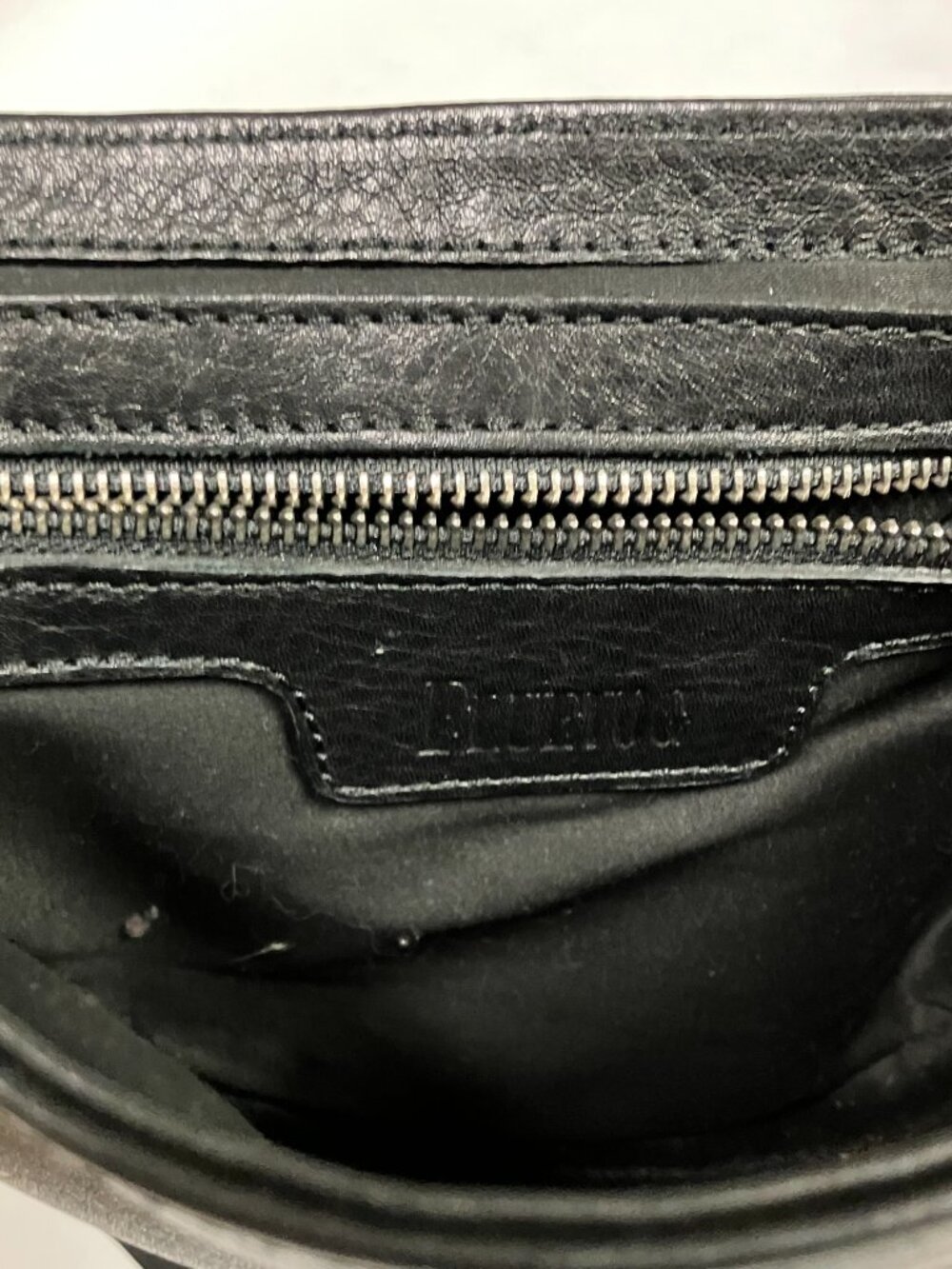 *BARELY USED* 2013 Fluevog Bag ELLA Crossbody Bag Black & White, Leather! - Picture 7 of 12